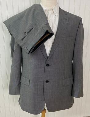 Jos. A. Bank Signature Gold Traditional Fit 2-piece 2-button wool suit, 46L/40W